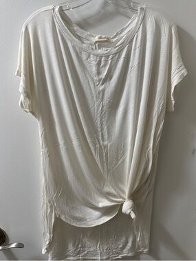 Ginger G Cream Short Sleeve Knot-Front Tee